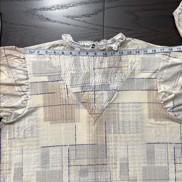 LulaRoe Clara Smock Blouse 1059 - Picture 6 of 8